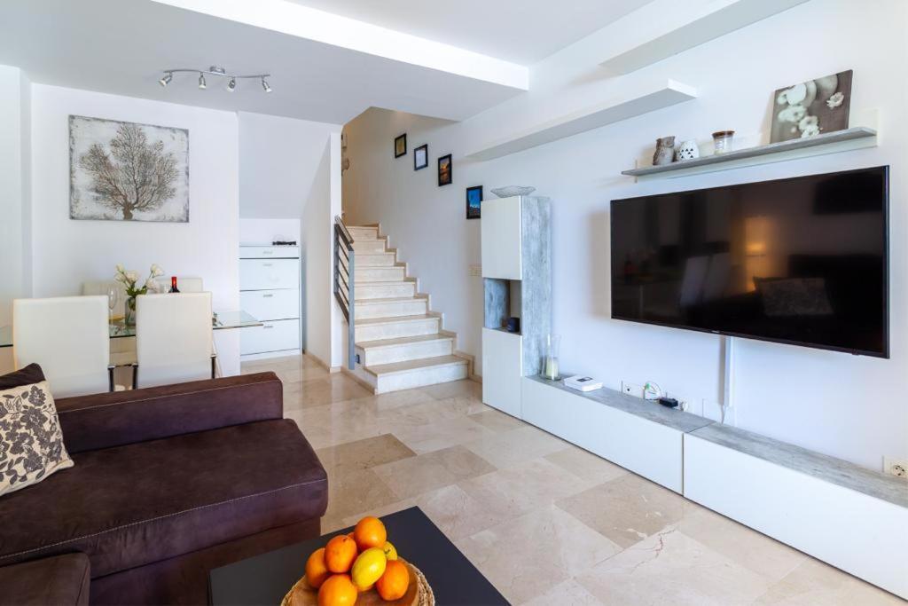 Luxurioesen Apartment Am Meer Golfplatz, Strand بلايا ذيل كورا المظهر الخارجي الصورة