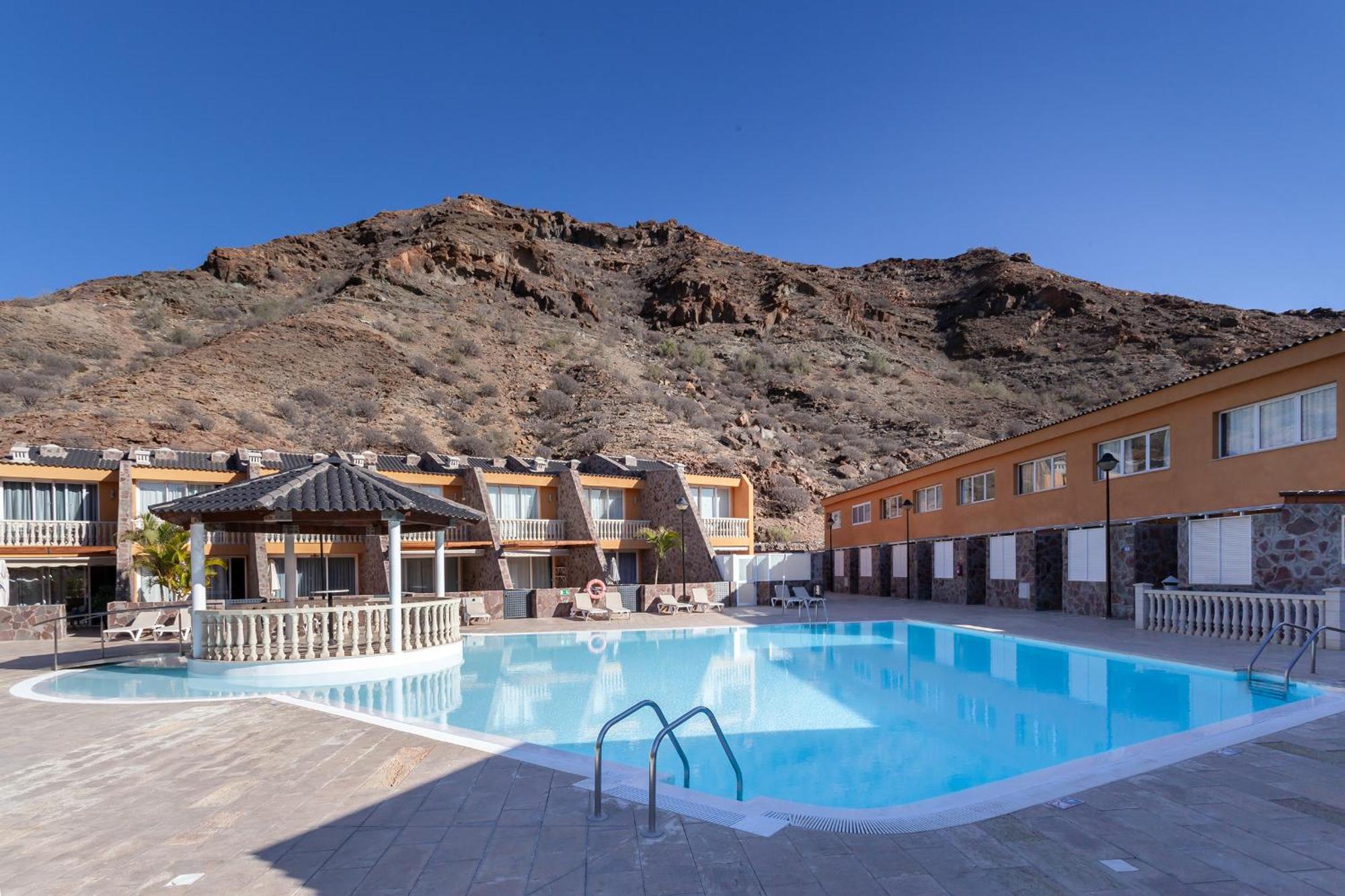 Luxurioesen Apartment Am Meer Golfplatz, Strand بلايا ذيل كورا المظهر الخارجي الصورة
